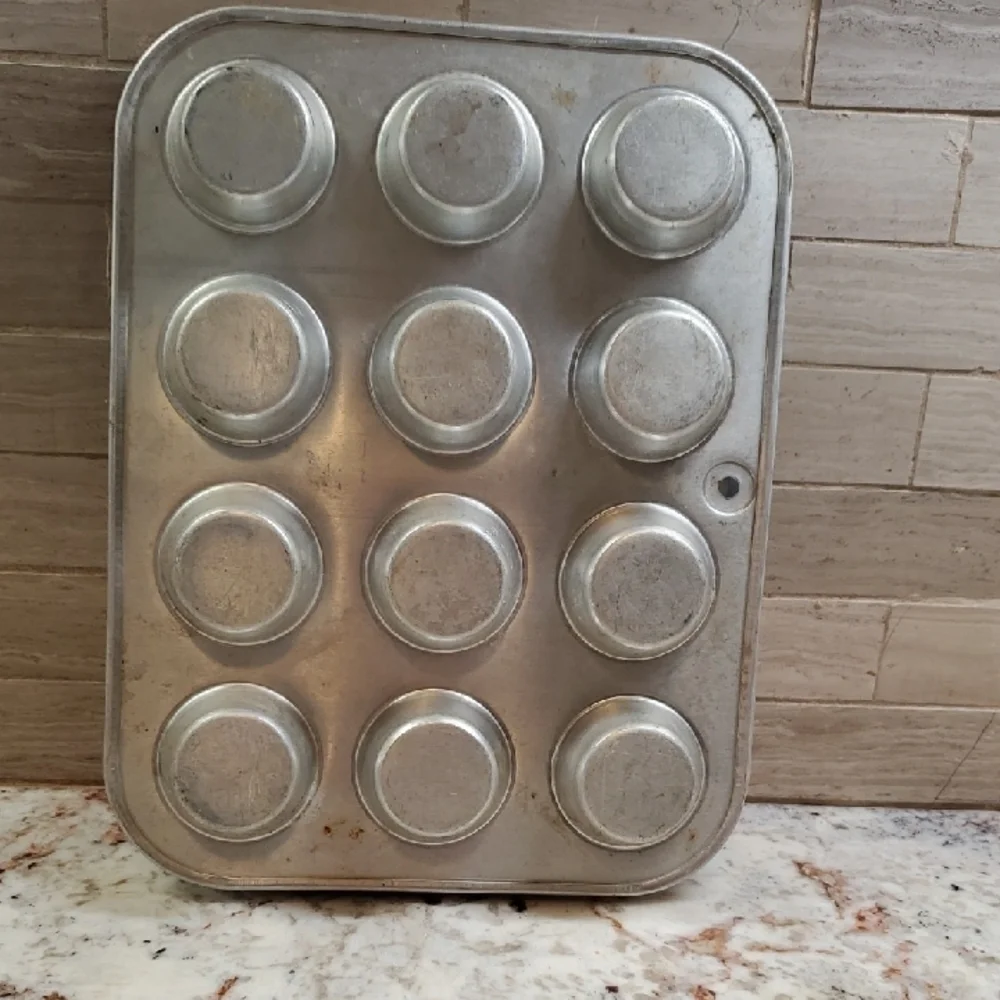 Silver Non-Bakeware for Kitchen